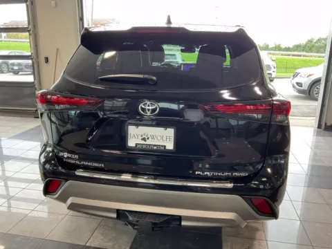 More photos of 2024 Toyota Highlander Platinum at Jay Wolfe Toyota, MO