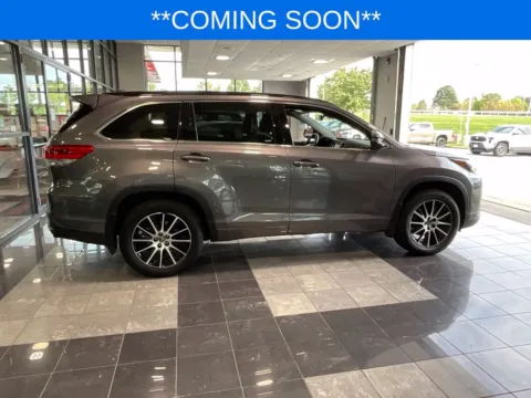 Another view of 2018 Toyota Highlander SE for sale in Kansas City, MO at Jay Wolfe Toyota