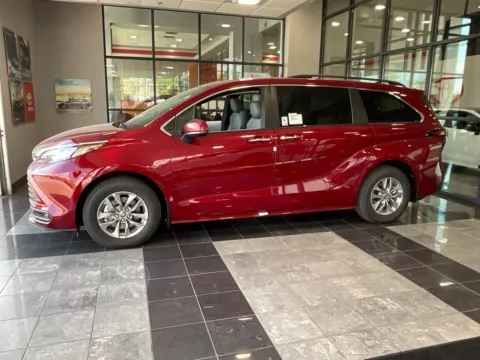 Another view of 2026 Toyota Sienna XLE for sale in Kansas City, MO at Jay Wolfe Toyota