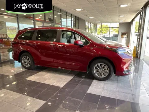 Red 2026 Toyota Sienna XLE for sale in Kansas City, MO