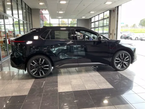 More photos of 2027 Toyota bZ Limited at Jay Wolfe Toyota, MO