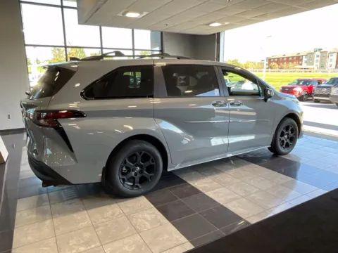 More photos of 2026 Toyota Sienna Woodland Edition at Jay Wolfe Toyota, MO