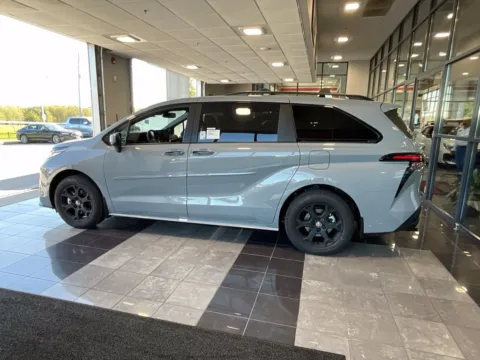 More photos of 2026 Toyota Sienna Woodland Edition at Jay Wolfe Toyota, MO