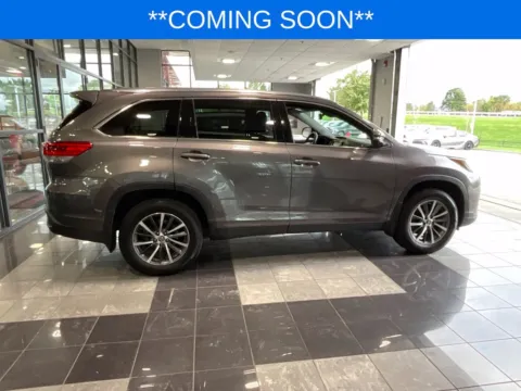 More photos of 2019 Toyota Highlander XLE at Jay Wolfe Toyota, MO