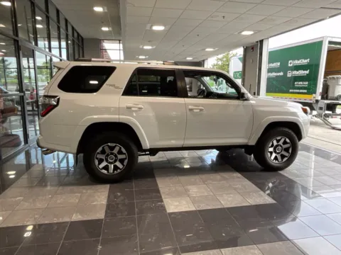 More photos of 2017 Toyota 4Runner TRD Off-Road at Jay Wolfe Toyota, MO