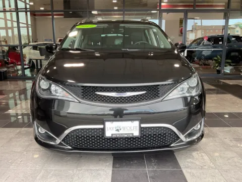Photos of 2019 Chrysler Pacifica Touring L for sale in Kansas City, MO at Jay Wolfe Toyota