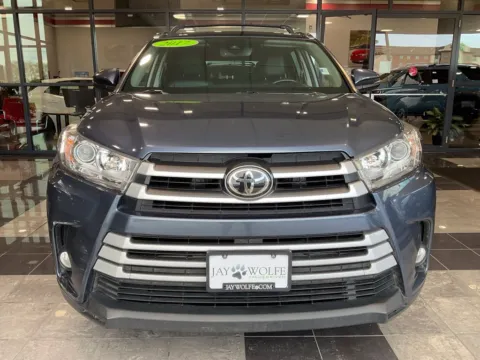 Photos of 2017 Toyota Highlander XLE for sale in Kansas City, MO at Jay Wolfe Toyota