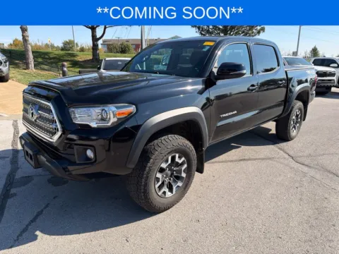 Black 2016 Toyota Tacoma TRD Off-Road for sale in Kansas City, MO