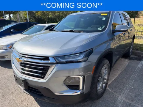 Gray 2023 Chevrolet Traverse LT for sale in Kansas City, MO