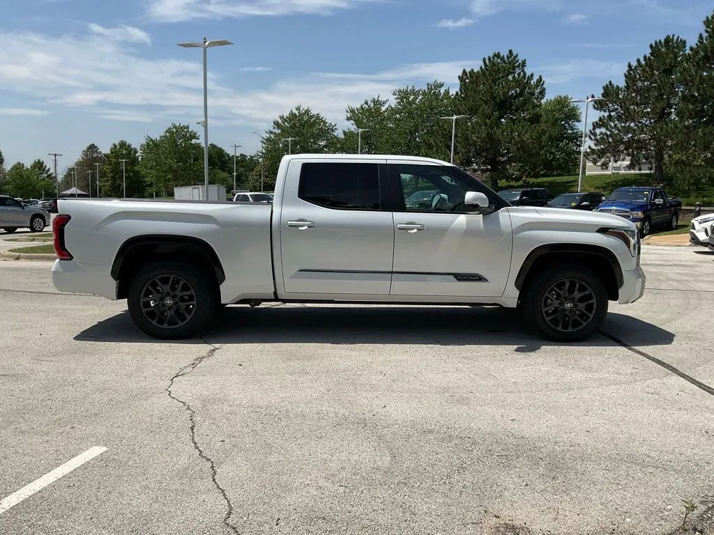 2025 Toyota Tundra Platinum - Photo 6