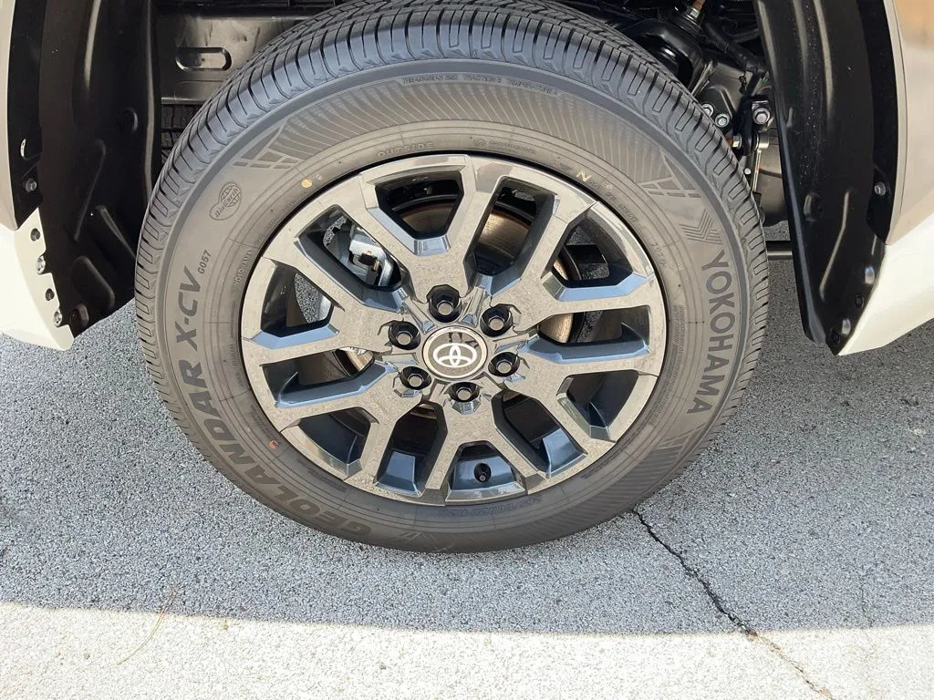2025 Toyota Tundra Platinum - Photo 7