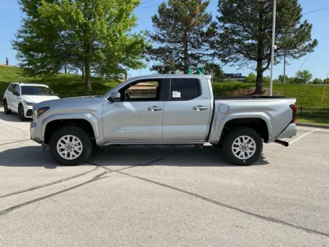 More photos of 2025 Toyota Tacoma SR5 at Jay Wolfe Toyota, MO