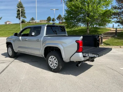 More photos of 2025 Toyota Tacoma SR5 at Jay Wolfe Toyota, MO