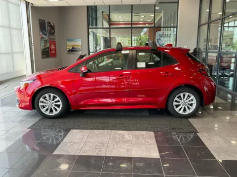More photos of 2025 Toyota Corolla Hatchback SE at Jay Wolfe Toyota, MO
