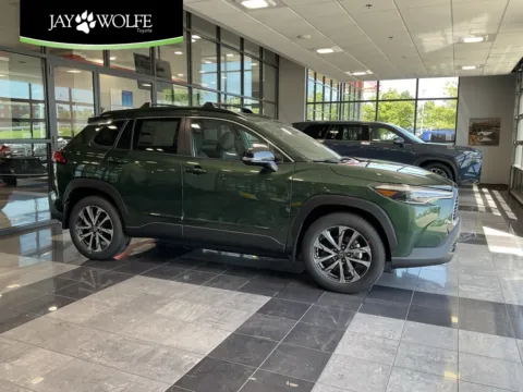 Green 2025 Toyota Corolla Cross XLE for sale in Kansas City, MO