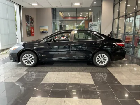 More photos of 2016 Toyota Camry Hybrid LE at Jay Wolfe Toyota, MO