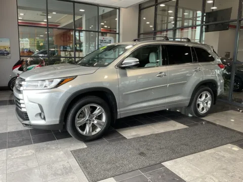 Another view of 2018 Toyota Highlander Limited for sale in Kansas City, MO at Jay Wolfe Toyota