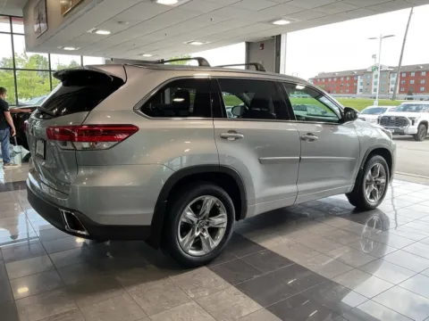More photos of 2018 Toyota Highlander Limited at Jay Wolfe Toyota, MO