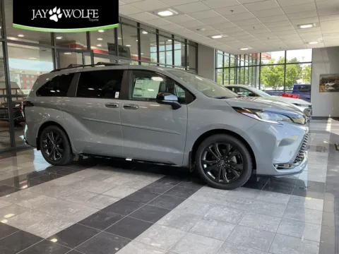 Gray 2025 Toyota Sienna XSE for sale in Kansas City, MO