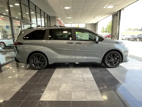 More photos of 2025 Toyota Sienna XSE at Jay Wolfe Toyota, MO