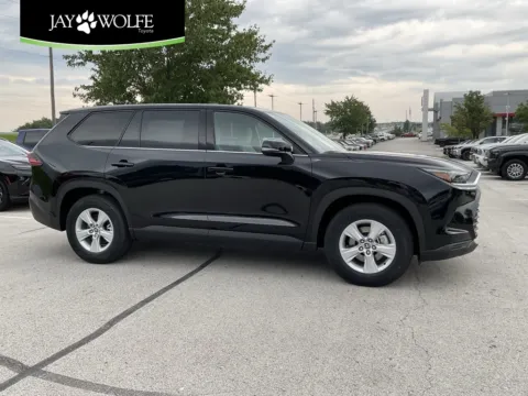 Black 2025 Toyota Grand Highlander LE for sale in Kansas City, MO