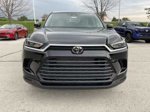 Photos of 2025 Toyota Grand Highlander LE for sale in Kansas City, MO at Jay Wolfe Toyota