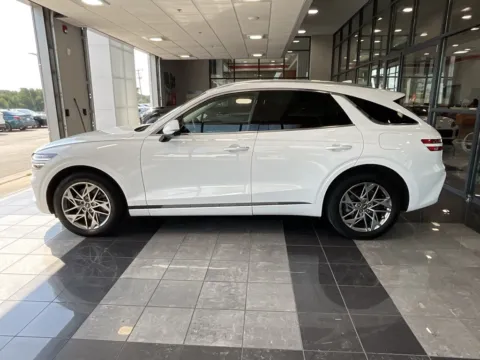 More photos of 2022 Genesis GV70 2.5T at Jay Wolfe Toyota, MO