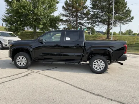 More photos of 2025 Toyota Tacoma SR at Jay Wolfe Toyota, MO