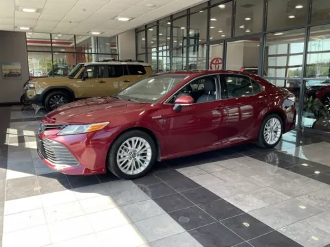 Another view of 2018 Toyota Camry Hybrid XLE for sale in Kansas City, MO at Jay Wolfe Toyota