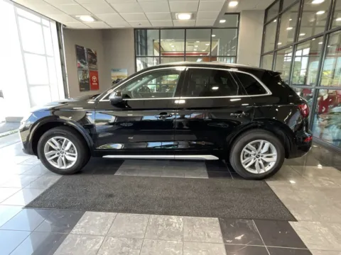 More photos of 2023 Audi Q5 45 S line Premium at Jay Wolfe Toyota, MO