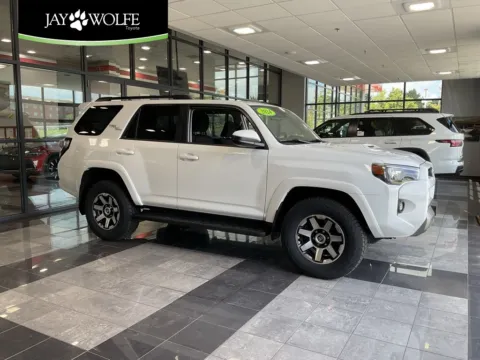 White 2024 Toyota 4Runner TRD Off-Road for sale in Kansas City, MO