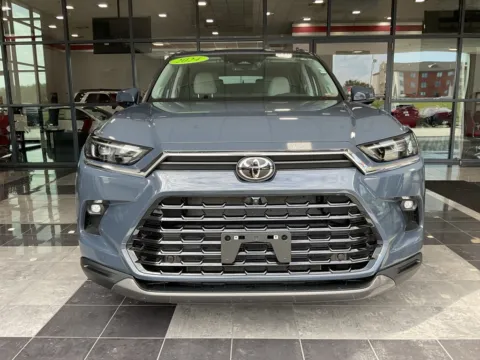 Photos of 2024 Toyota Grand Highlander Limited for sale in Kansas City, MO at Jay Wolfe Toyota