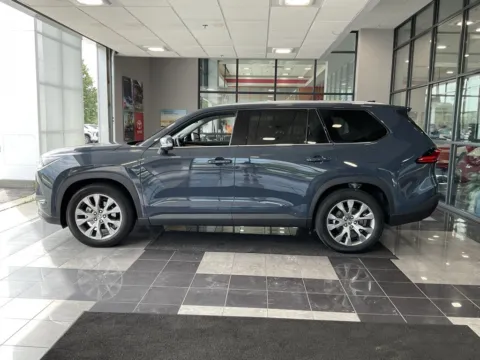 More photos of 2024 Toyota Grand Highlander Limited at Jay Wolfe Toyota, MO