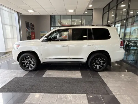 More photos of 2021 Toyota Land Cruiser at Jay Wolfe Toyota, MO