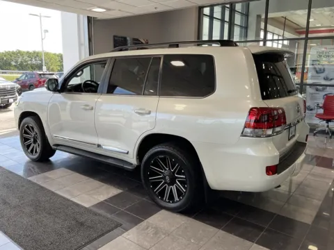 More photos of 2021 Toyota Land Cruiser at Jay Wolfe Toyota, MO