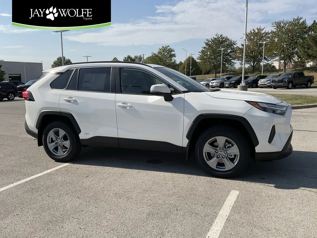 2025 Toyota RAV4 Hybrid XLE for sale in Kansas City, MO