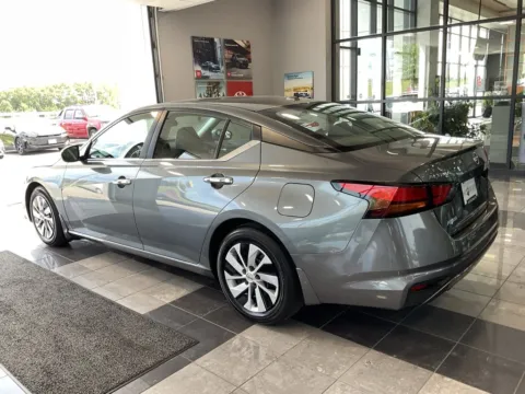 More photos of 2020 Nissan Altima 2.5 S at Jay Wolfe Toyota, MO