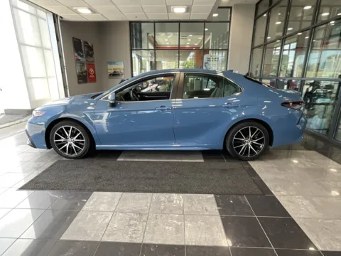 More photos of 2023 Toyota Camry SE at Jay Wolfe Toyota, MO