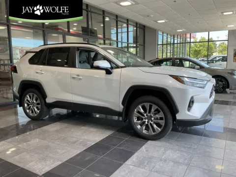 White 2025 Toyota RAV4 XLE Premium for sale in Kansas City, MO