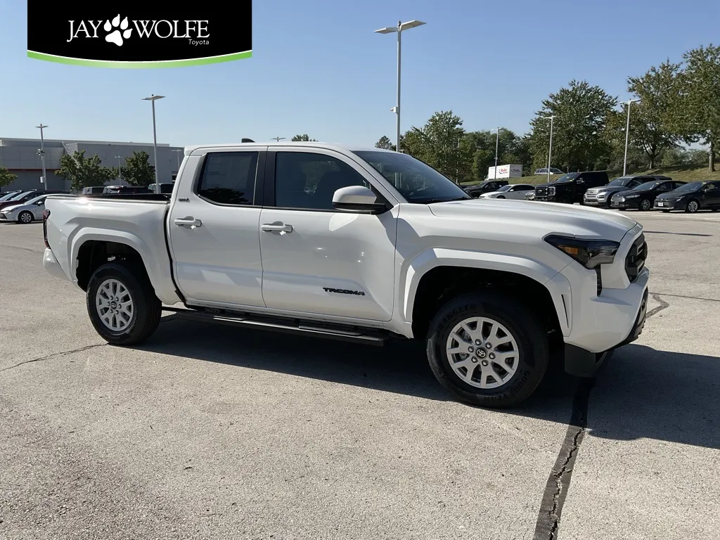 White 2025 Toyota Tacoma SR5 for sale in Kansas City, MO