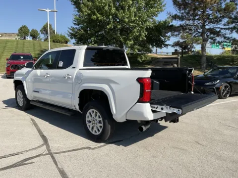More photos of 2025 Toyota Tacoma SR5 at Jay Wolfe Toyota, MO