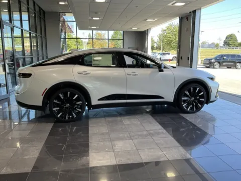 More photos of 2026 Toyota Crown Platinum at Jay Wolfe Toyota, MO