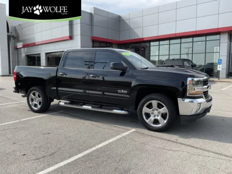 Black 2018 Chevrolet Silverado 1500 LT for sale in Kansas City, MO
