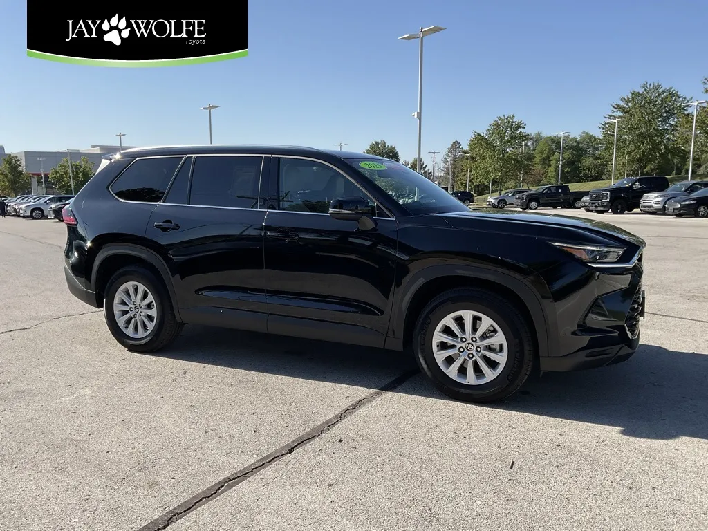Black 2025 Toyota Grand Highlander XLE for sale in Kansas City, MO