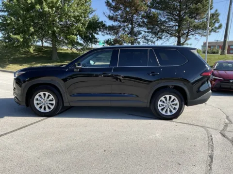More photos of 2025 Toyota Grand Highlander XLE at Jay Wolfe Toyota, MO