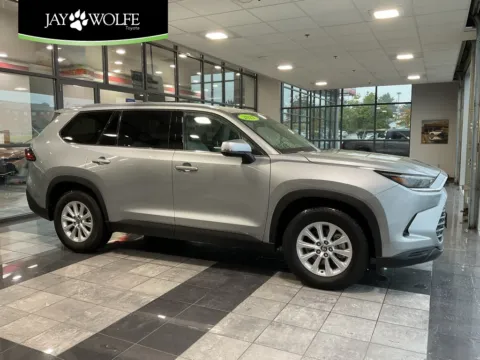 Silver 2025 Toyota Grand Highlander XLE for sale in Kansas City, MO