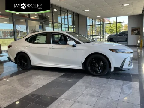 White 2026 Toyota Camry SE for sale in Kansas City, MO
