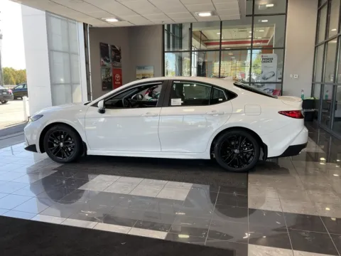 More photos of 2026 Toyota Camry SE at Jay Wolfe Toyota, MO