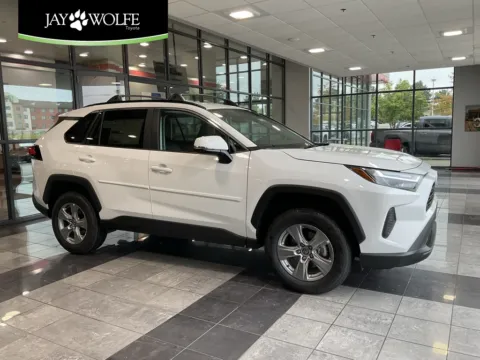 White 2025 Toyota RAV4 XLE for sale in Kansas City, MO