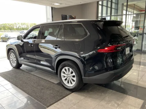 More photos of 2024 Toyota Grand Highlander XLE at Jay Wolfe Toyota, MO